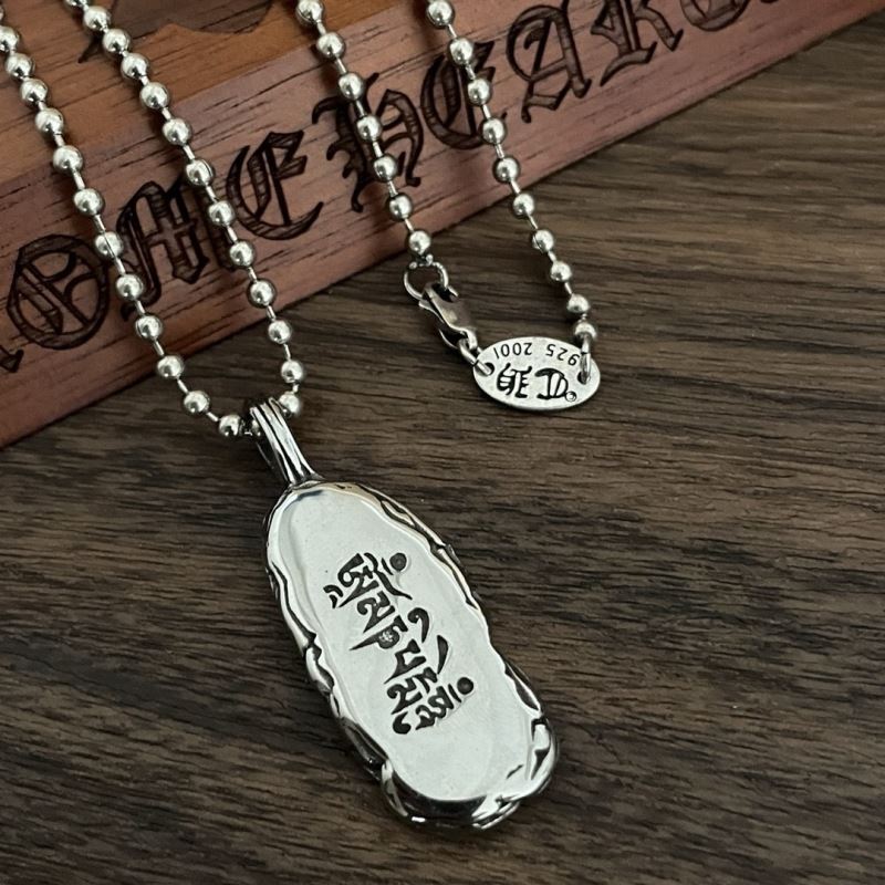 Ch*0me He**ts necklaces